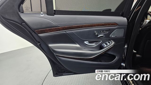 Mercedes-Benz S-Class 2019 — photo 15