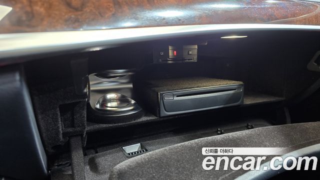Mercedes-Benz S-Class 2019 — photo 39