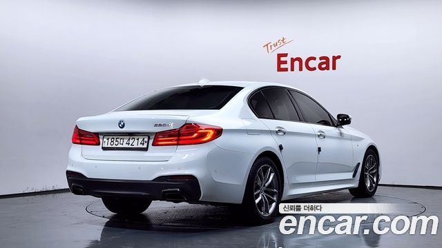 BMW 5-Series 2017 — photo 2