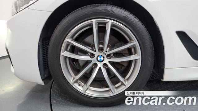 BMW 5-Series 2017 — photo 5