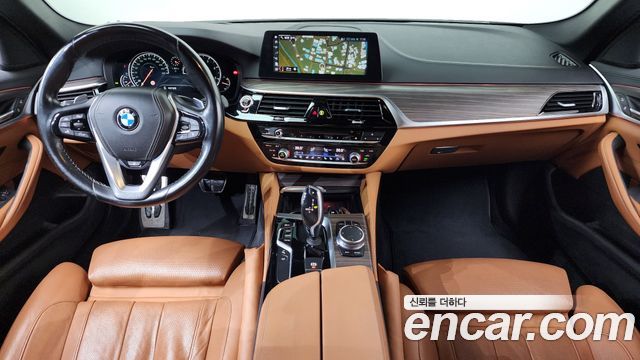 BMW 5-Series 2017 — photo 7