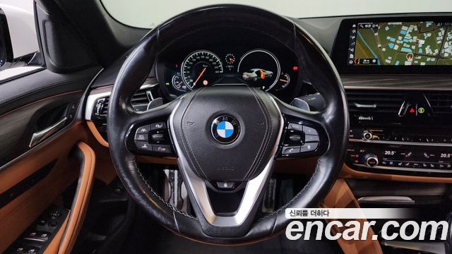 BMW 5-Series 2017 — photo 13