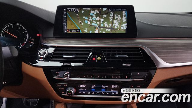 BMW 5-Series 2017 — photo 14
