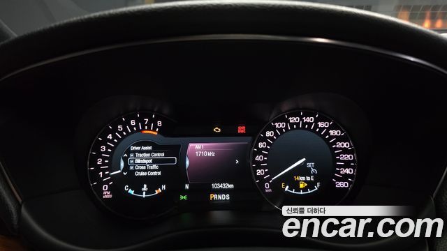 Lincoln MKC 2017 — photo 11