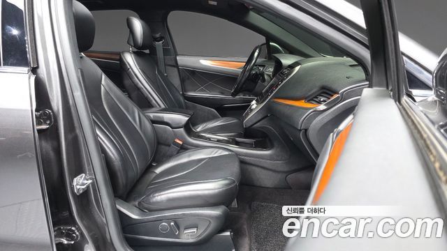 Lincoln MKC 2017 — photo 17