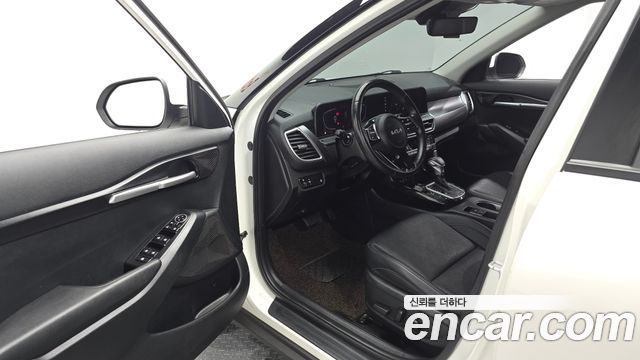 Kia Seltos 2023 — photo 13