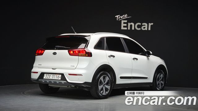 Kia Niro 2017 — photo 2
