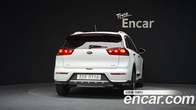 Kia Niro 2017 — photo 4