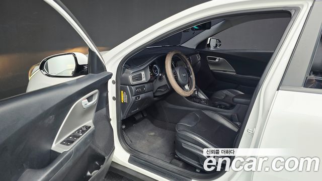 Kia Niro 2017 — photo 10