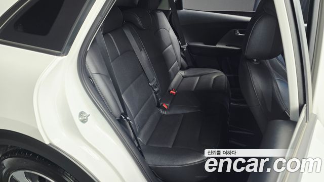 Kia Niro 2017 — photo 11