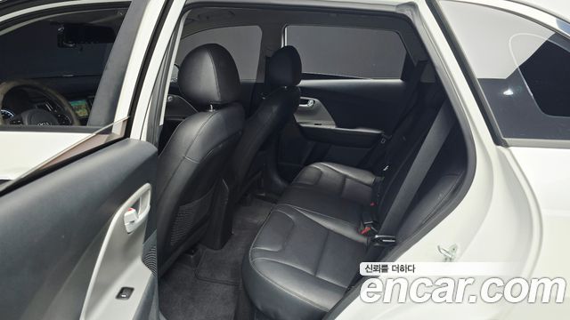Kia Niro 2017 — photo 12