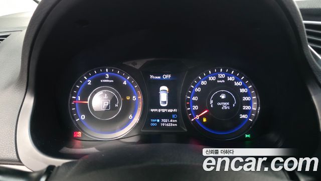 Hyundai i40 2012 — photo 11