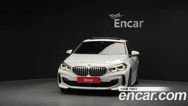 BMW 1-Series 2023 — photo 3