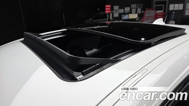 BMW 1-Series 2023 — photo 26