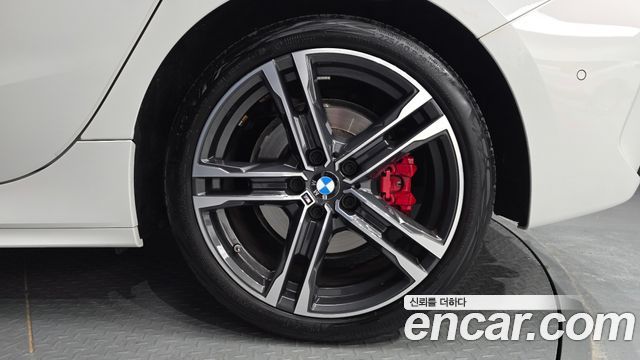 BMW 1-Series 2023 — photo 7