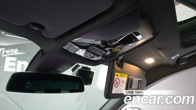 BMW 1-Series 2023 — photo 28