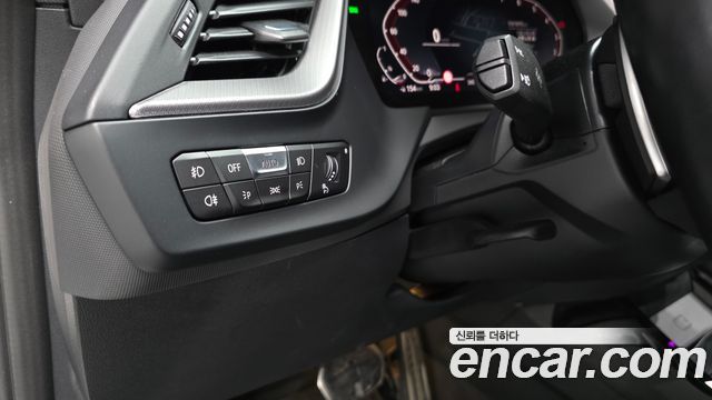 BMW 1-Series 2023 — photo 29