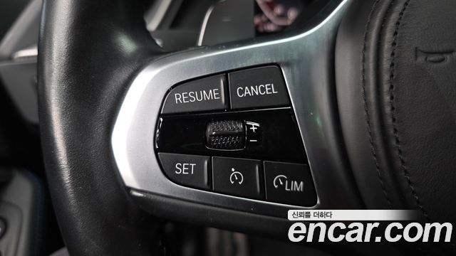 BMW 1-Series 2023 — photo 32