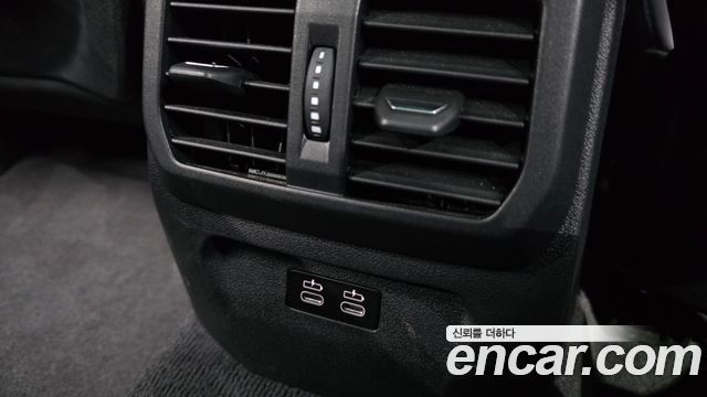 BMW 1-Series 2023 — photo 35