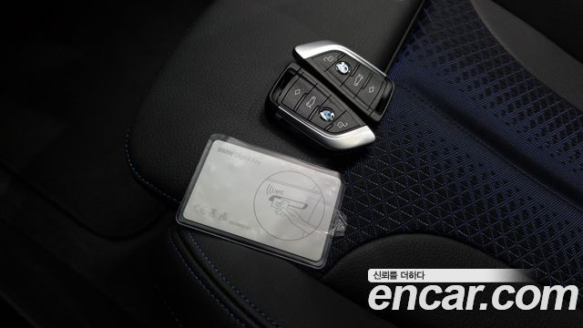BMW 1-Series 2023 — photo 36