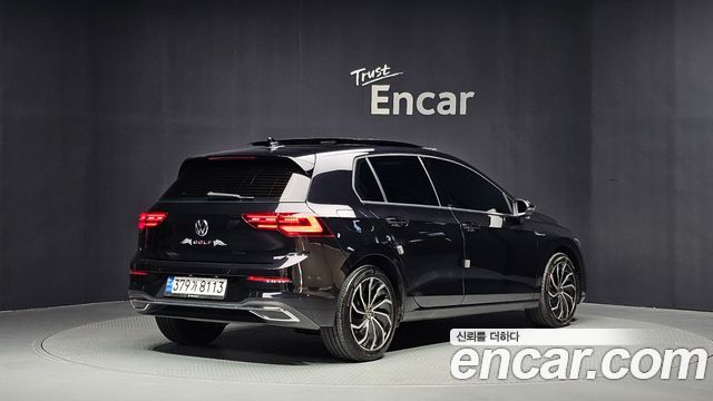 Volkswagen Golf 2022 — photo 2