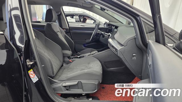 Volkswagen Golf 2022 — photo 17