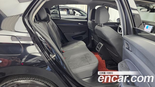 Volkswagen Golf 2022 — photo 18