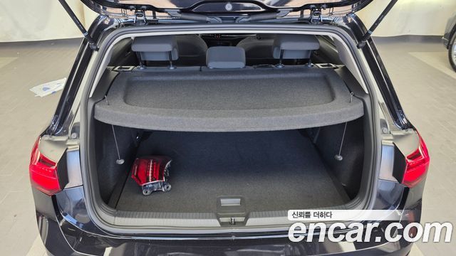 Volkswagen Golf 2022 — photo 26