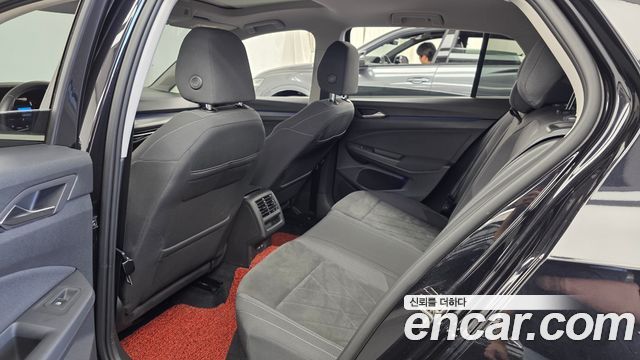 Volkswagen Golf 2022 — photo 16