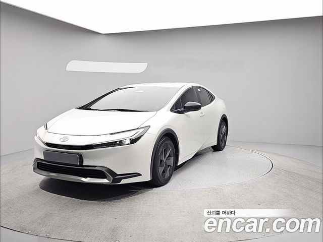 Toyota Prius 2024 — photo 1