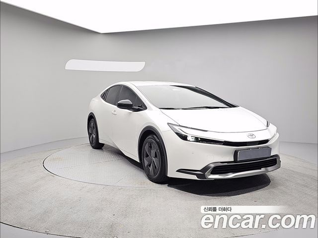 Toyota Prius 2024 — photo 3
