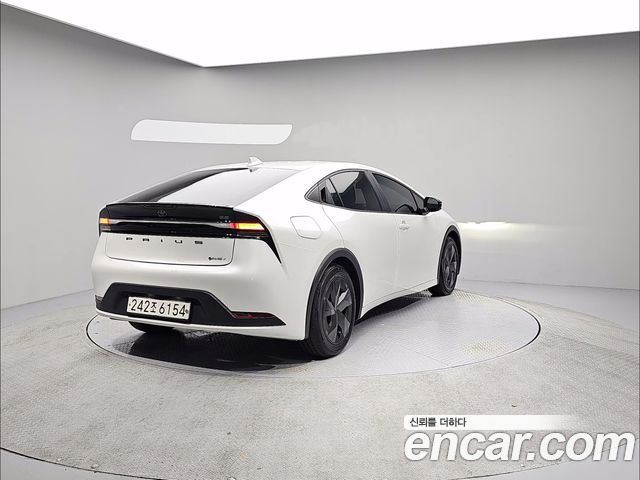 Toyota Prius 2024 — photo 4