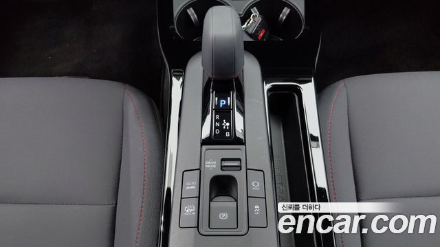Toyota Prius 2024 — photo 9