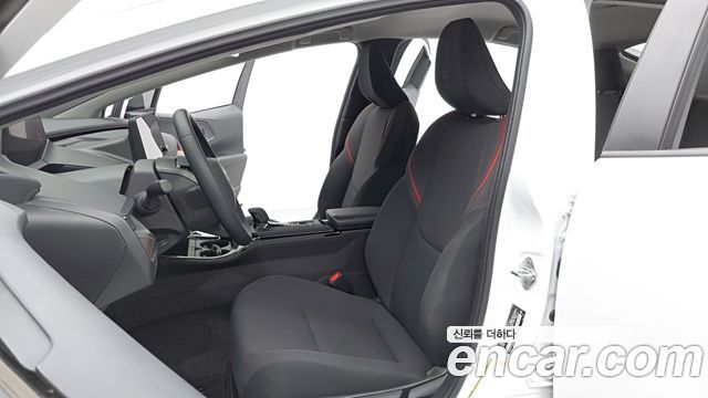 Toyota Prius 2024 — photo 10