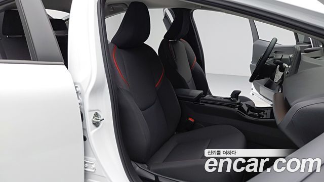 Toyota Prius 2024 — photo 12