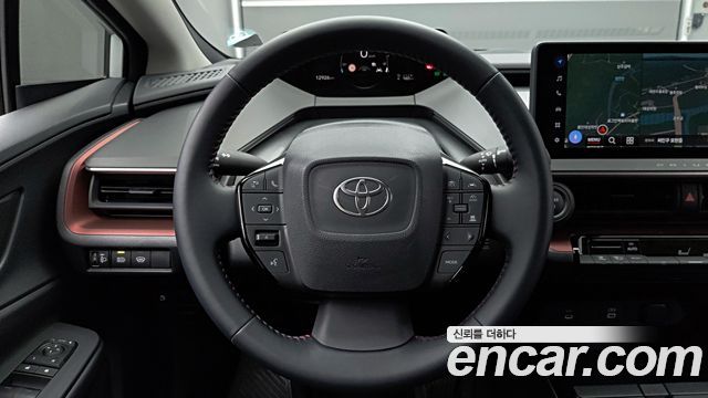 Toyota Prius 2024 — photo 17