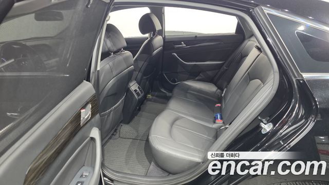 Hyundai Sonata 2016 — photo 11