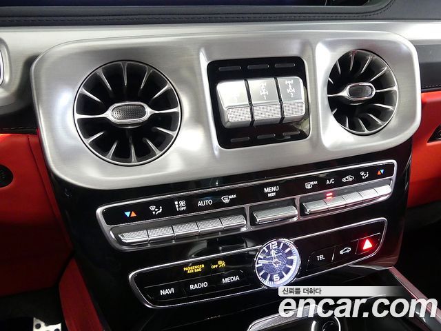 Mercedes-Benz G-Class 2020 — photo 13