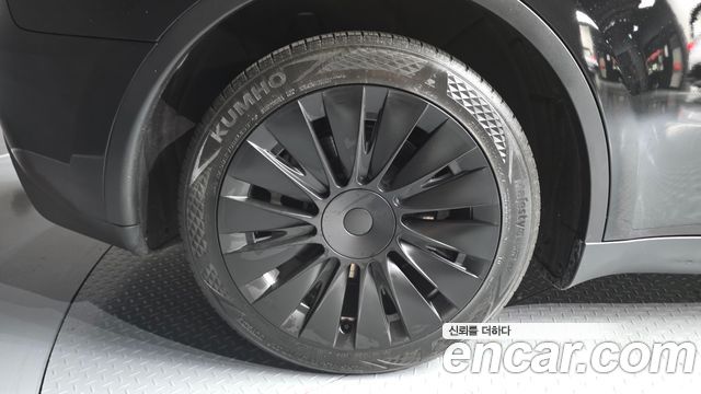 Tesla Model Y 2024 — photo 5