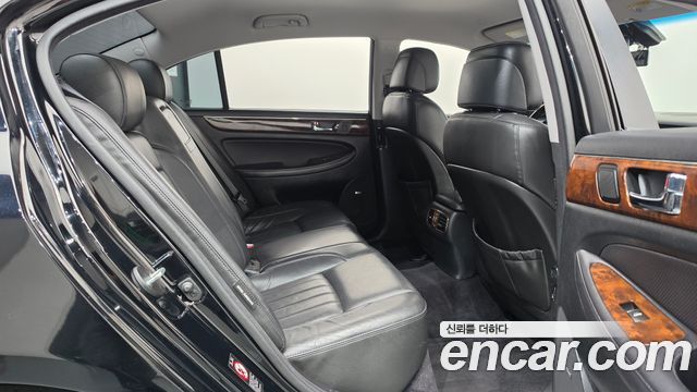 Hyundai Genesis 2011 — photo 11