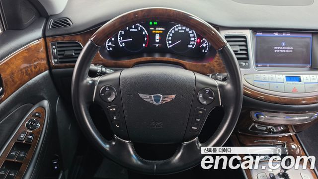 Hyundai Genesis 2011 — photo 14