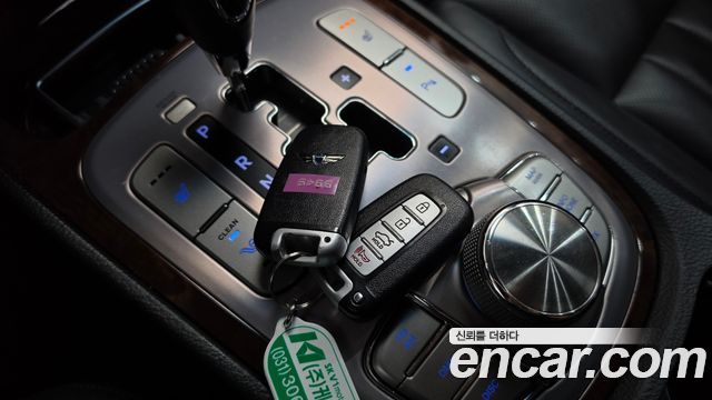 Hyundai Genesis 2011 — photo 16