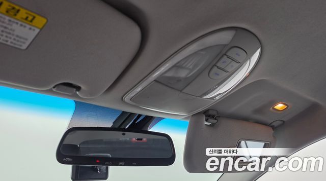 Hyundai Genesis 2011 — photo 18