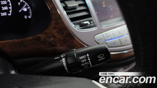 Hyundai Genesis 2011 — photo 20