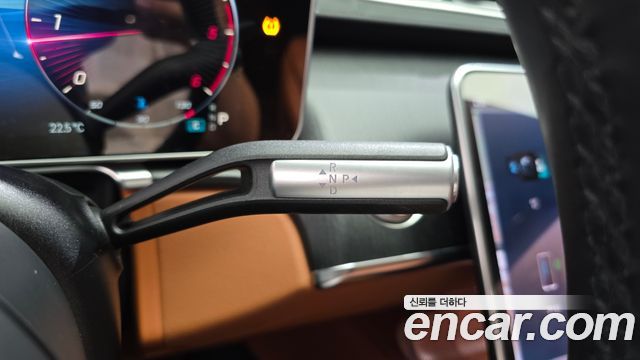 Mercedes-Benz S-Class 2022 — photo 9