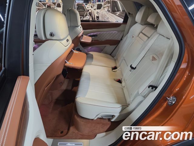 Bentley Bentayga 2023 — photo 9