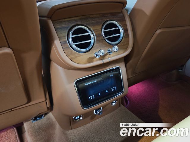 Bentley Bentayga 2023 — photo 15
