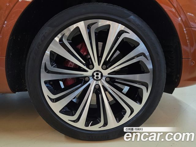 Bentley Bentayga 2023 — photo 19