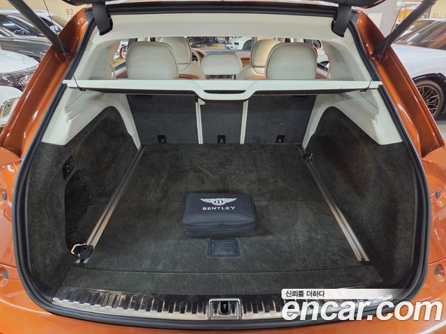 Bentley Bentayga 2023 — photo 20