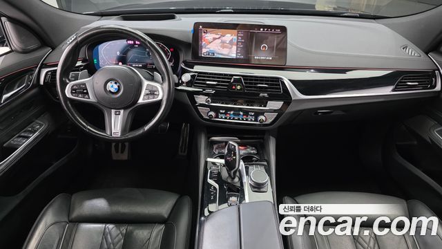BMW Gran Turismo 2021 — photo 10